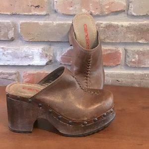 CANDIE’S Brown Leather Nail Head Wood Clogs Mules